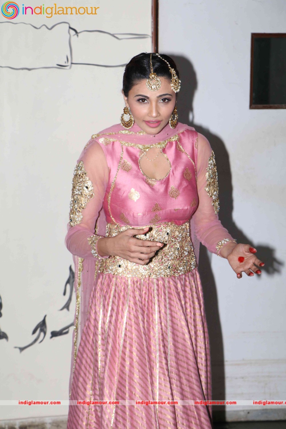 Salman Khan Attend Actor Daisy Shah Debut Play Begum Jaan Event hd photo