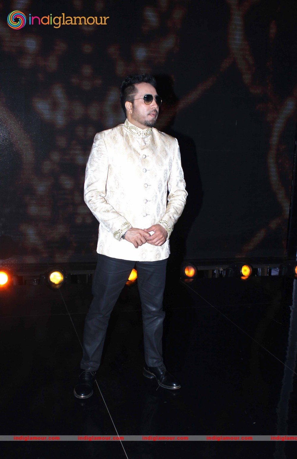 Promotion of Film Madaari on the Sets of Sa Re Ga Ma Pa 2016 Event hd photo