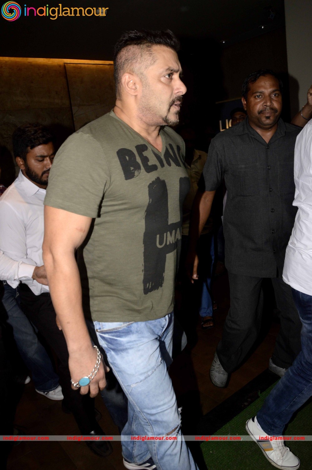 Sultan Screening with Salman Khan and his Family at Lightbox Event hd photo