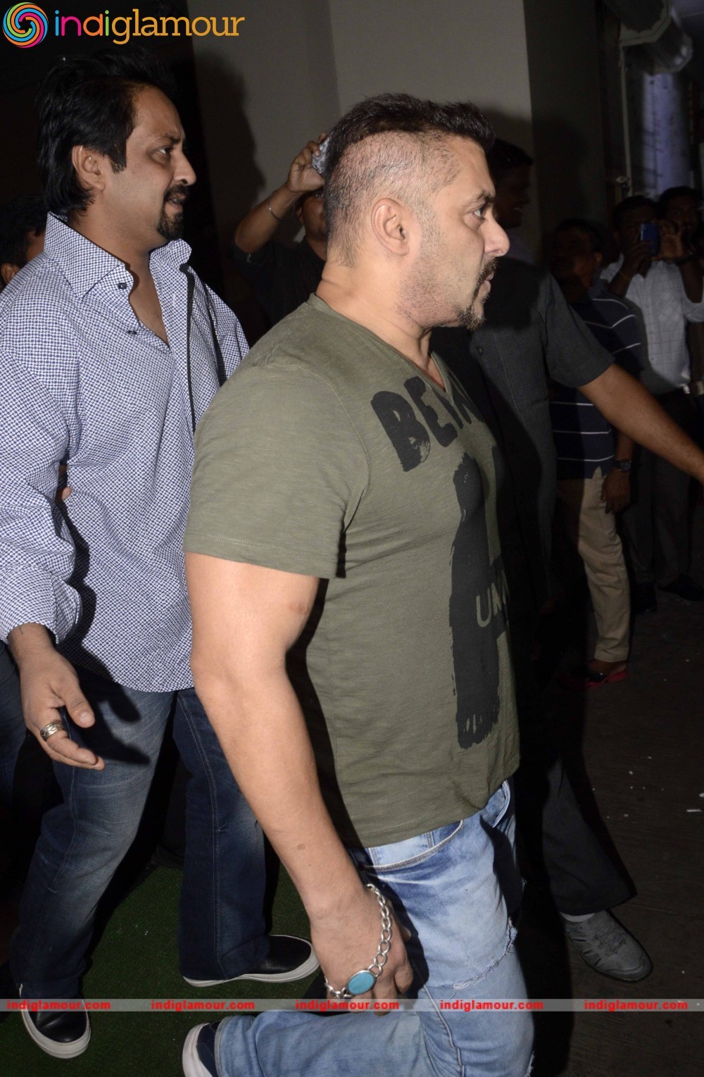 Sultan Screening with Salman Khan and his Family at Lightbox HD ...