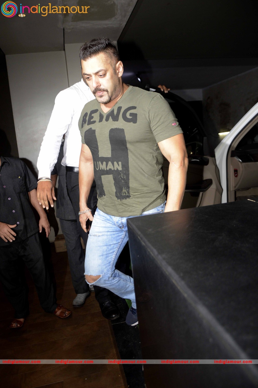 Sultan Screening with Salman Khan and his Family at Lightbox Event hd photo