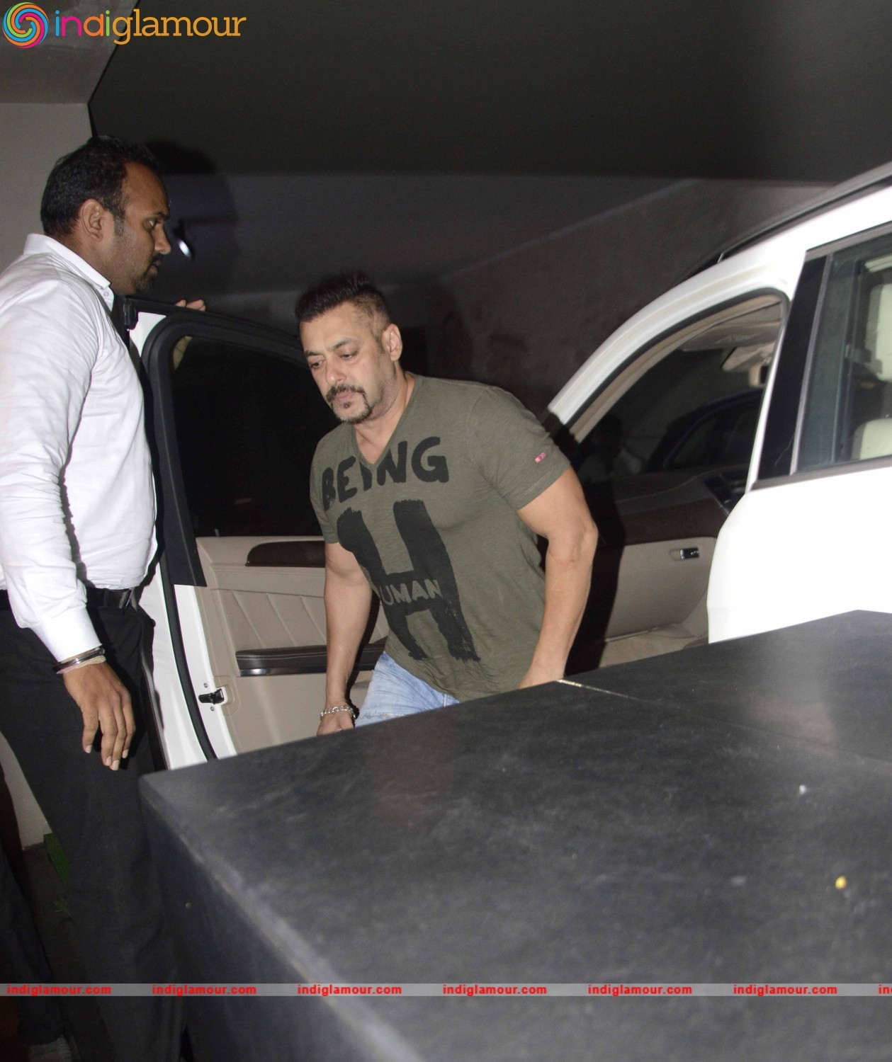 Sultan Screening with Salman Khan and his Family at Lightbox Event hd photo