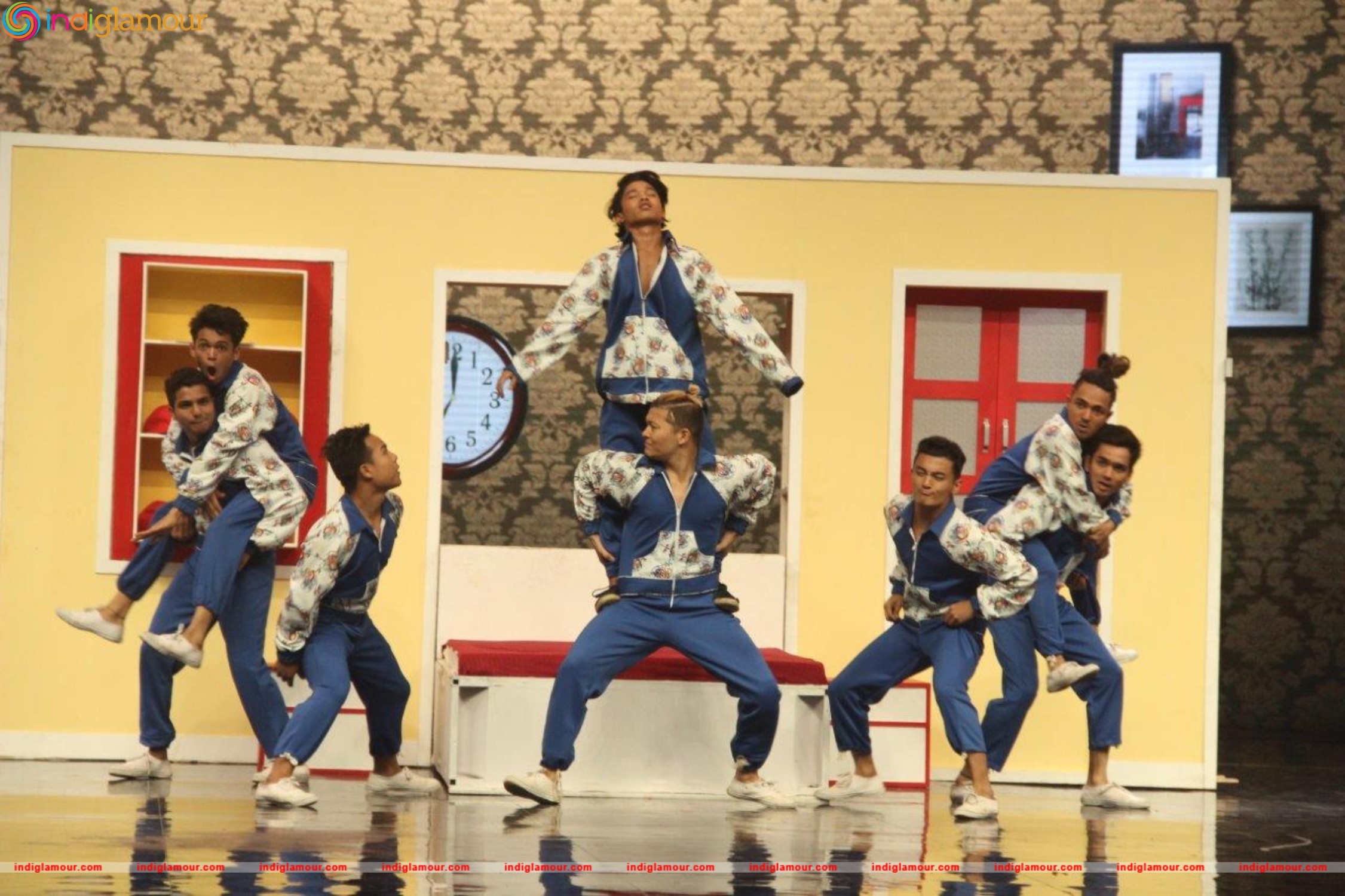 Varun Dhawan and Jacqueline Sizzle on Dance Plus Stage with Superjudge Remo D Souza Event hd photo
