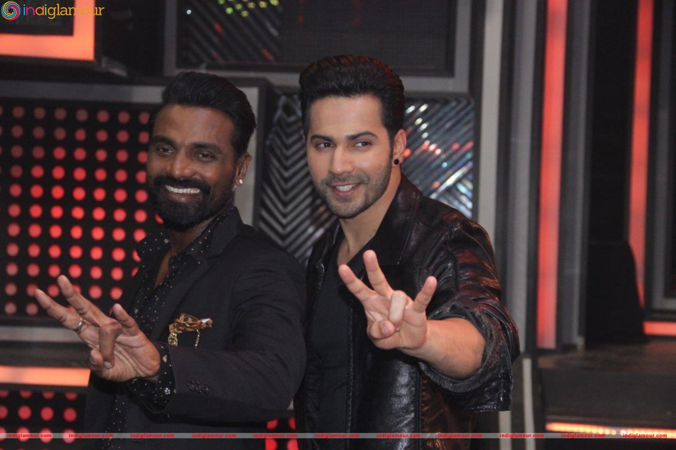 Varun Dhawan and Jacqueline Sizzle on Dance Plus Stage with Superjudge Remo D Souza Event hd photo