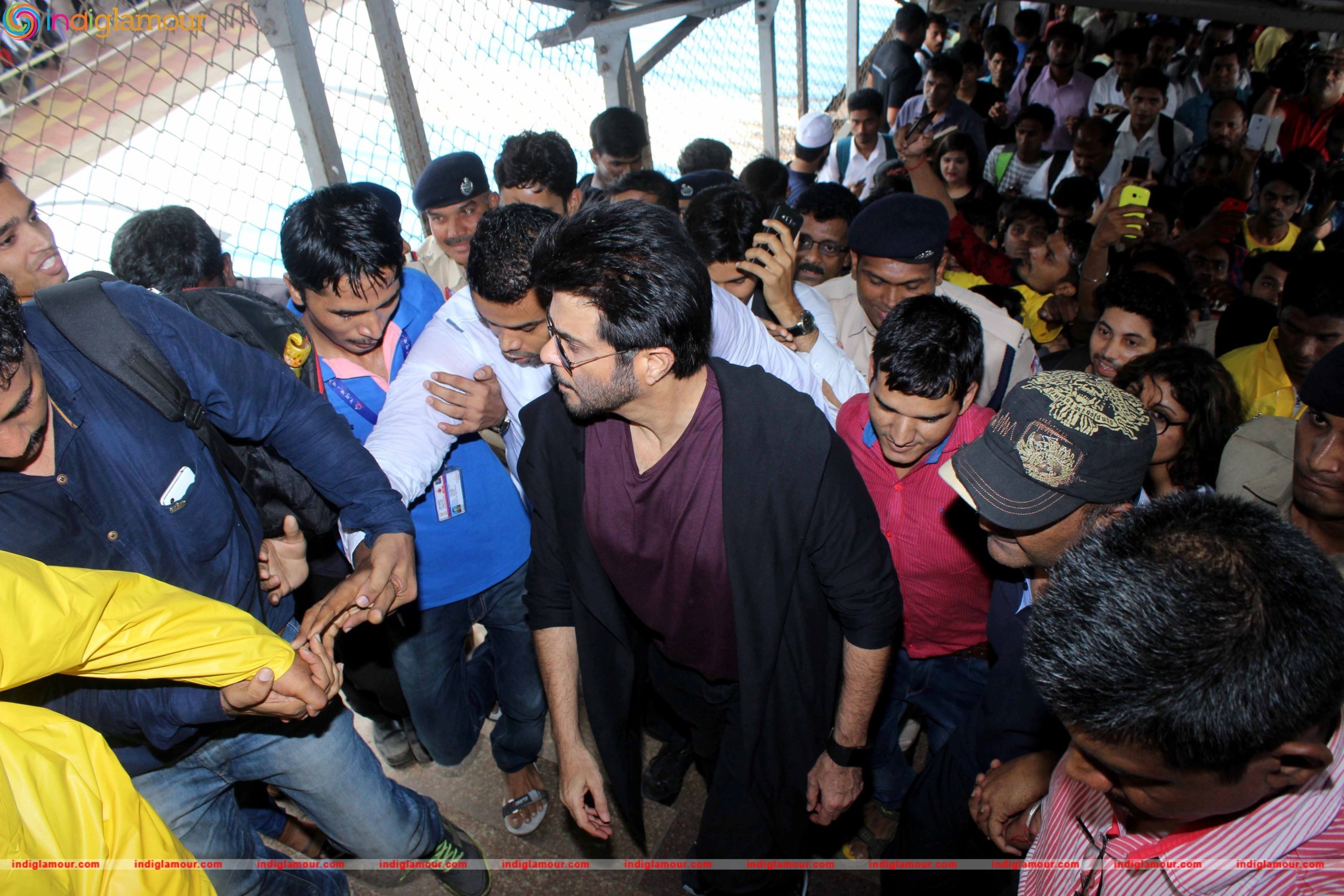 Anil Kapoor Promotes his TV Show 24 Season 2 at Mumbai Central Station Event hd photo