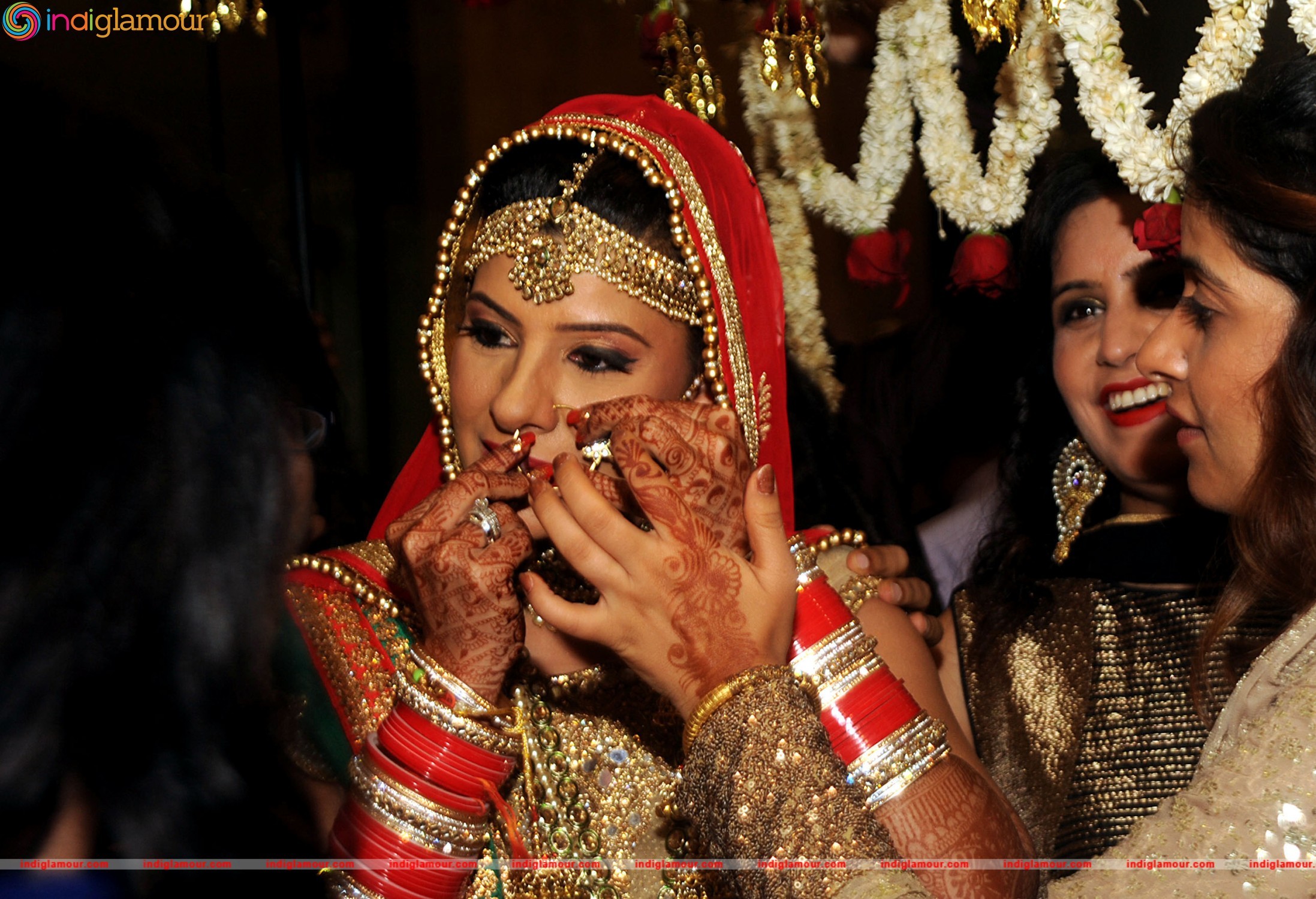 Bollywood Actress Sambhavna Seth married with Avinash Dwivedi in New Delhi Event hd photo