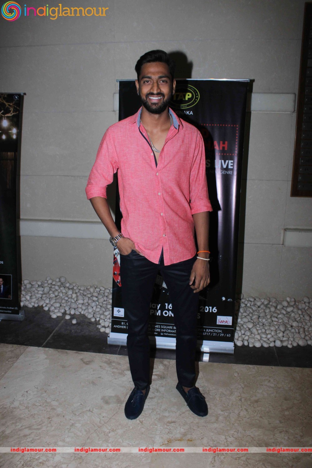 Lesle Lewis Live Show at Tap Resto Bar Andheri Event hd photo