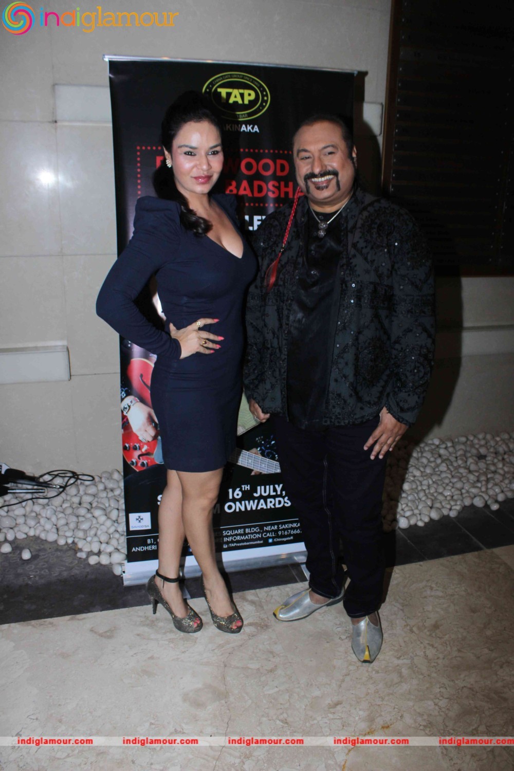 Lesle Lewis Live Show at Tap Resto Bar Andheri Event hd photo