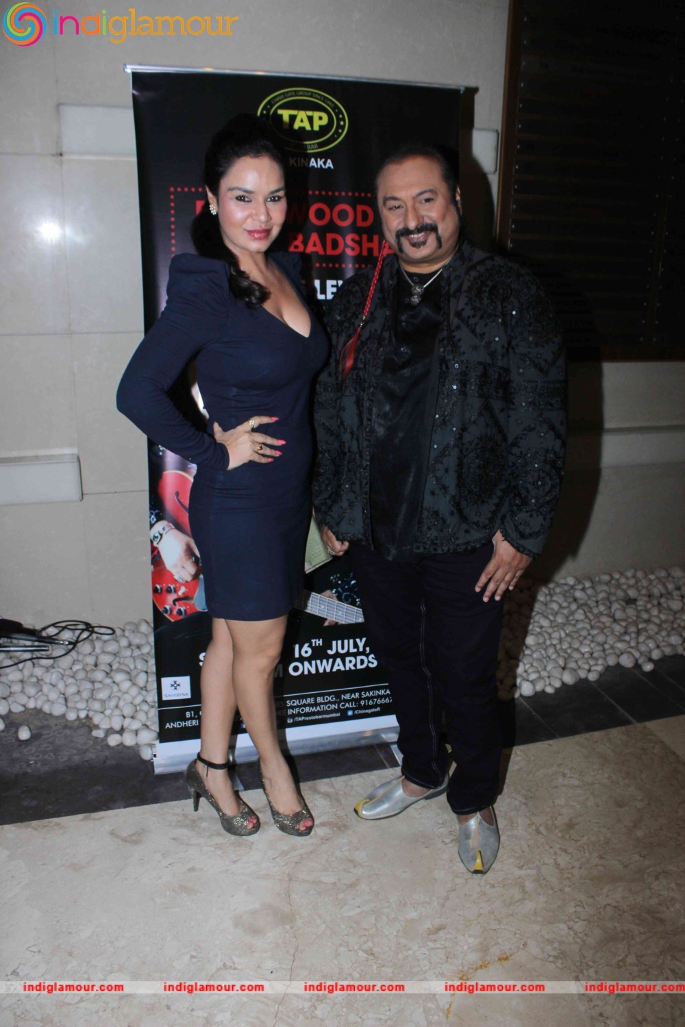 Lesle Lewis Live Show at Tap Resto Bar Andheri Event hd photo