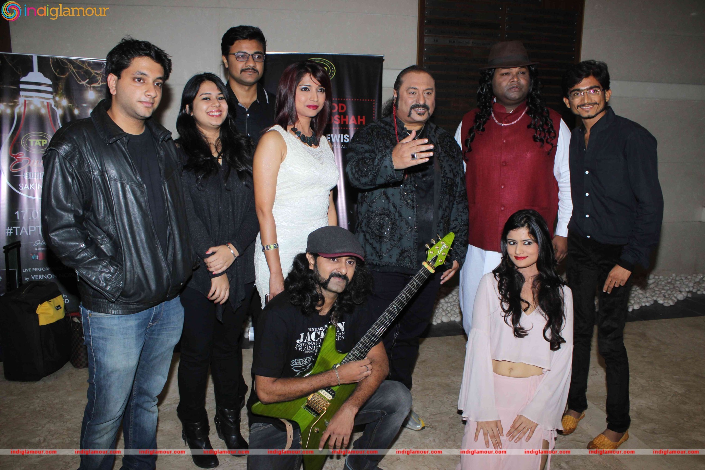 Lesle Lewis Live Show at Tap Resto Bar Andheri Event hd photo