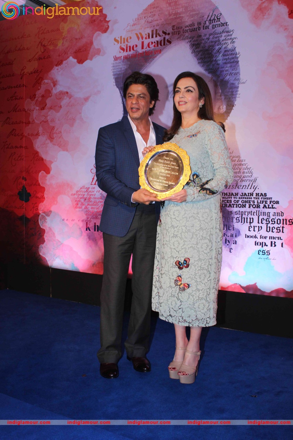 Neeta Ambani and Shah Rukh Khan Launch Gunjan Jain Book Event hd photo