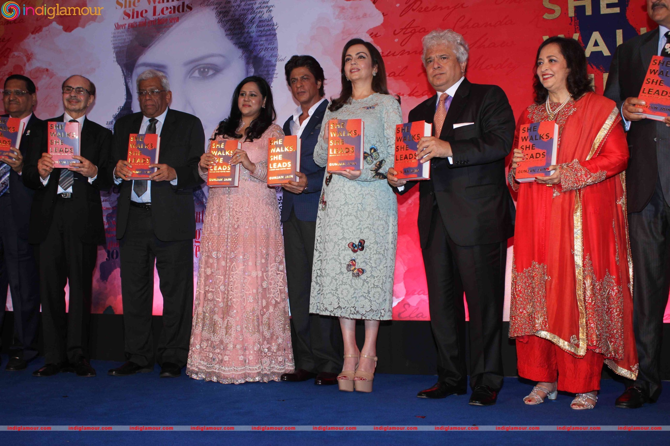 Neeta Ambani and Shah Rukh Khan Launch Gunjan Jain Book Event hd photo