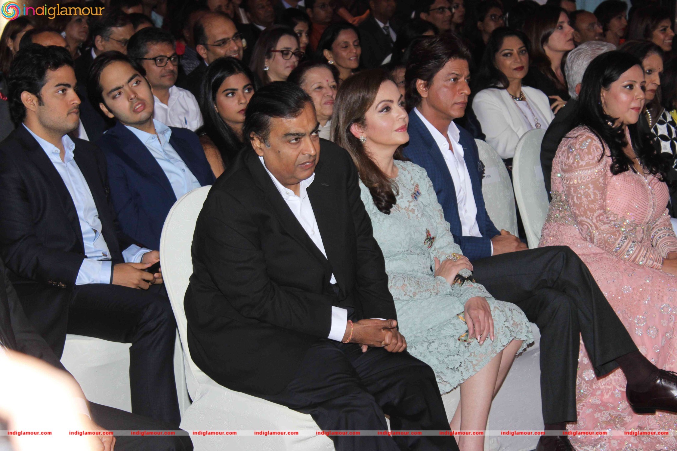 Neeta Ambani and Shah Rukh Khan Launch Gunjan Jain Book Event hd photo
