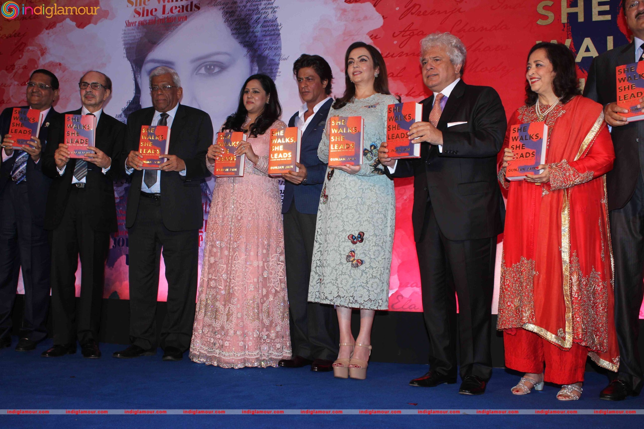 Neeta Ambani and Shah Rukh Khan Launch Gunjan Jain Book Event hd photo
