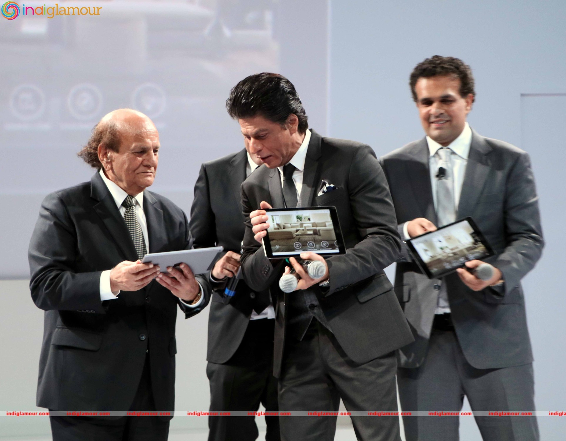Shah Rukh Khan Launches D Decors Digital Interface D Assist Event hd photo