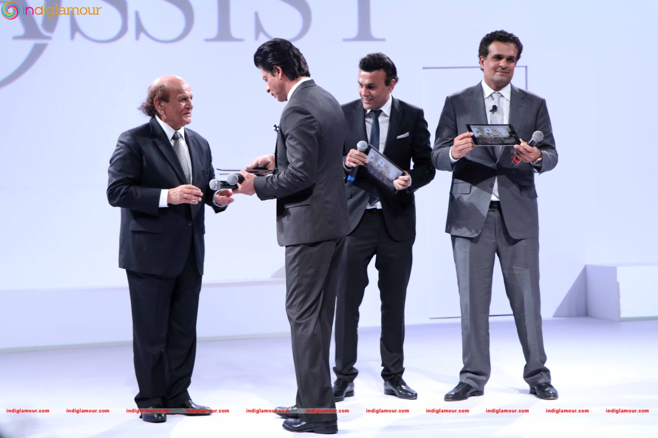 Shah Rukh Khan Launches D Decors Digital Interface D Assist Event hd photo