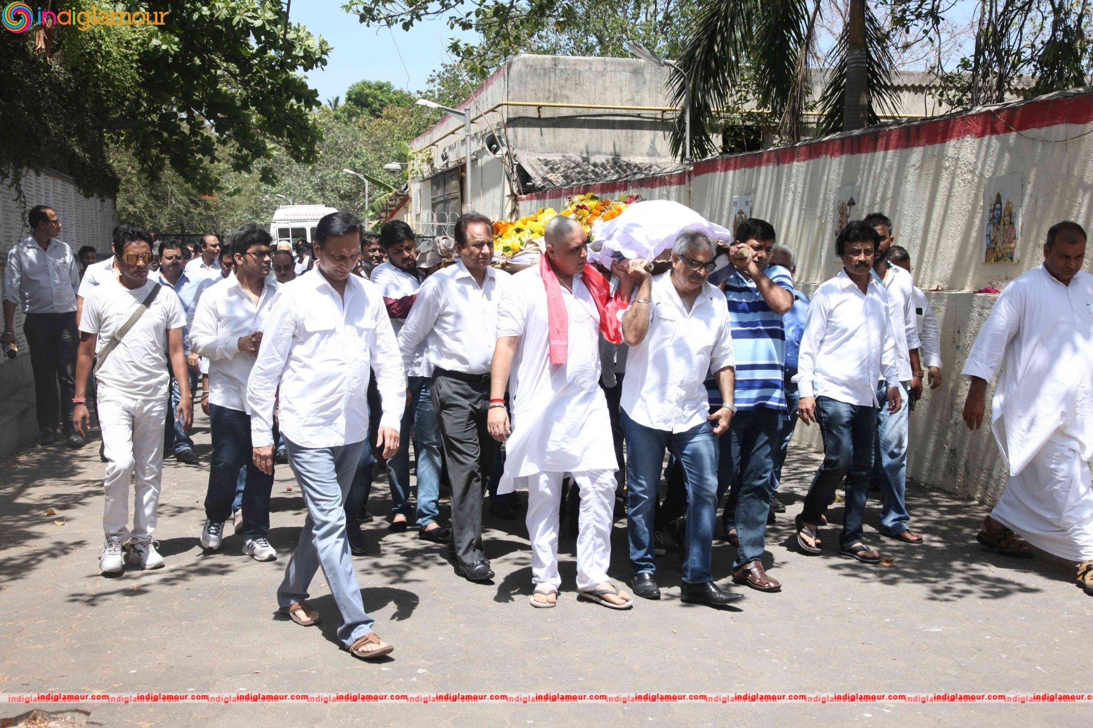 Funeral of Trade Analyst Vikas Mohan Event hd photo