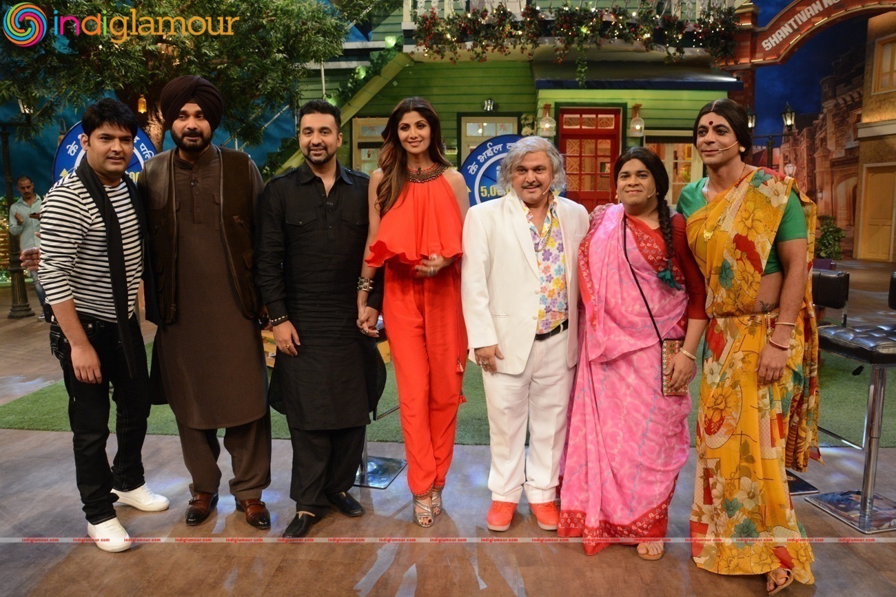 Shilpa Shetty, Raj Kundra And Shamita Shetty At The Kapil Sharma Show Event hd photo