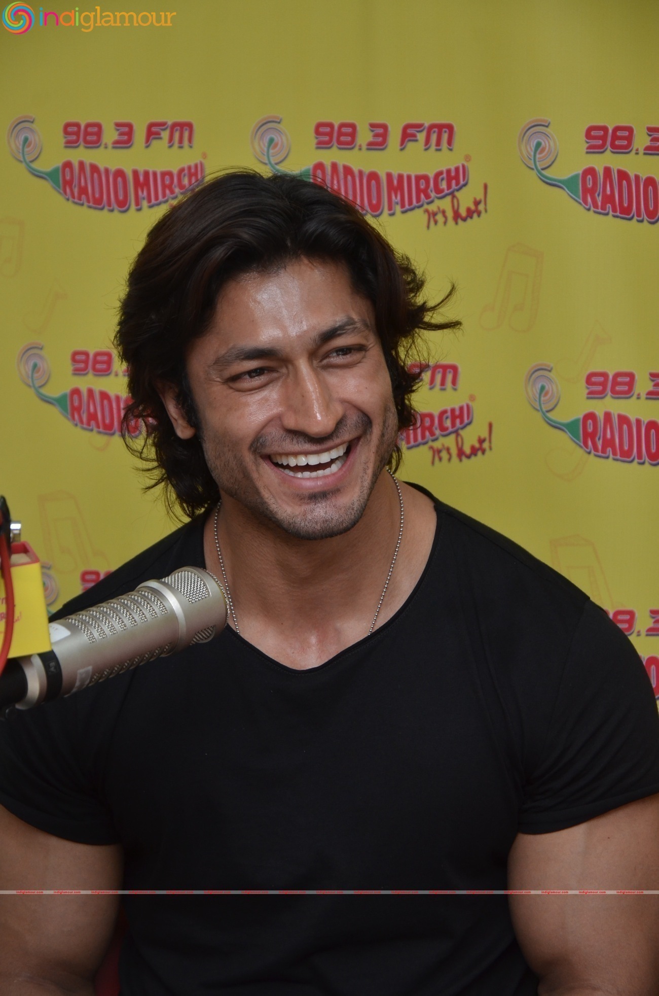 Huma Qureshi, Rahat Fateh Ali Kahn And Vidyut Jammwal At Radio Mirchi Event hd photo