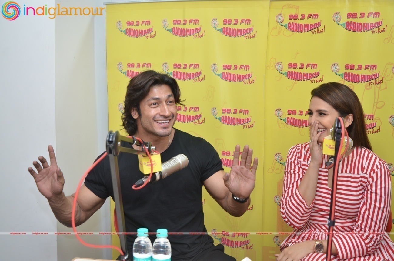 Huma Qureshi, Rahat Fateh Ali Kahn And Vidyut Jammwal At Radio Mirchi Event hd photo