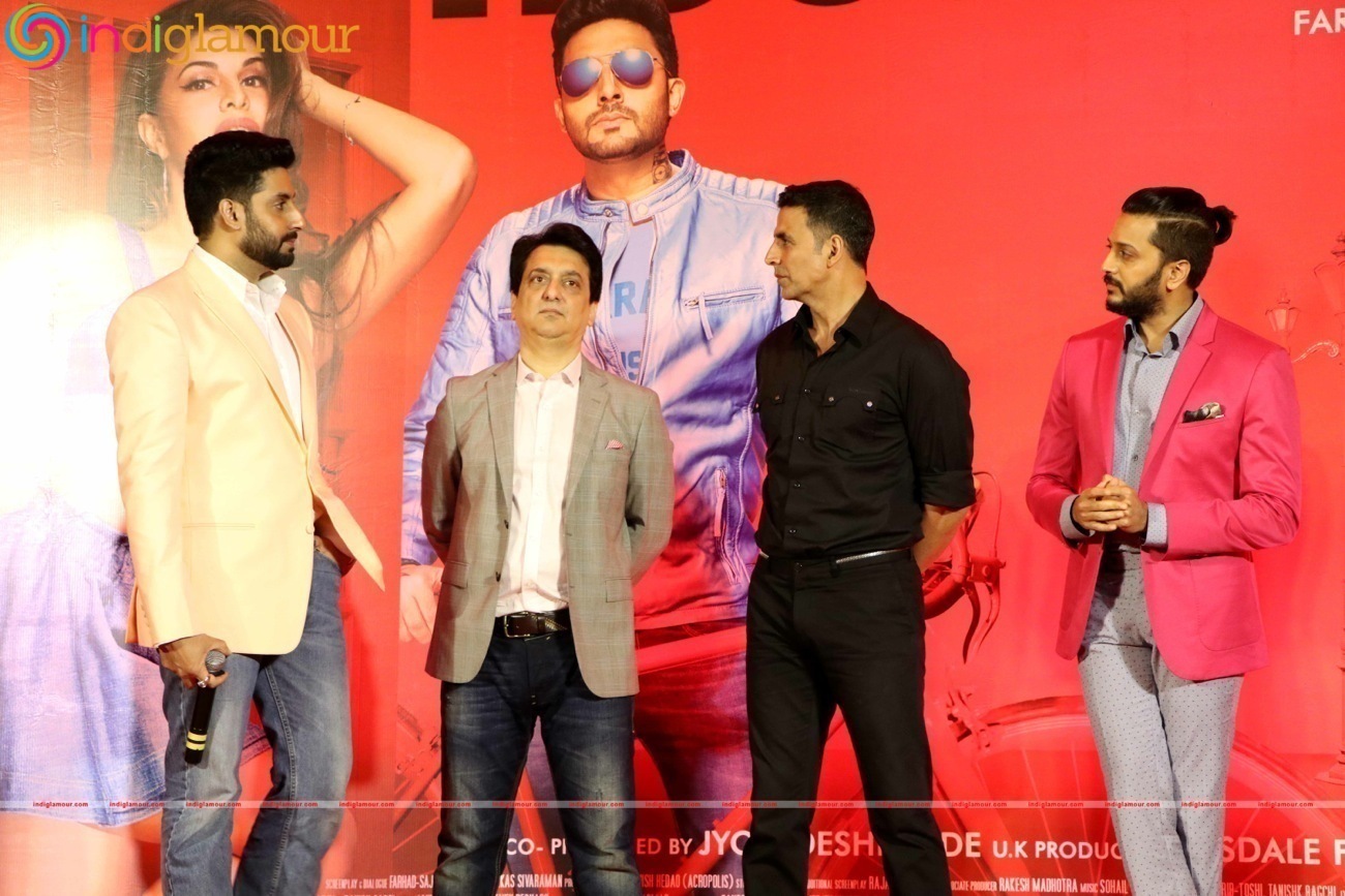Akshay Kumar,Abhishek Bachchan Celebrate Housefull 3 Success Event hd photo
