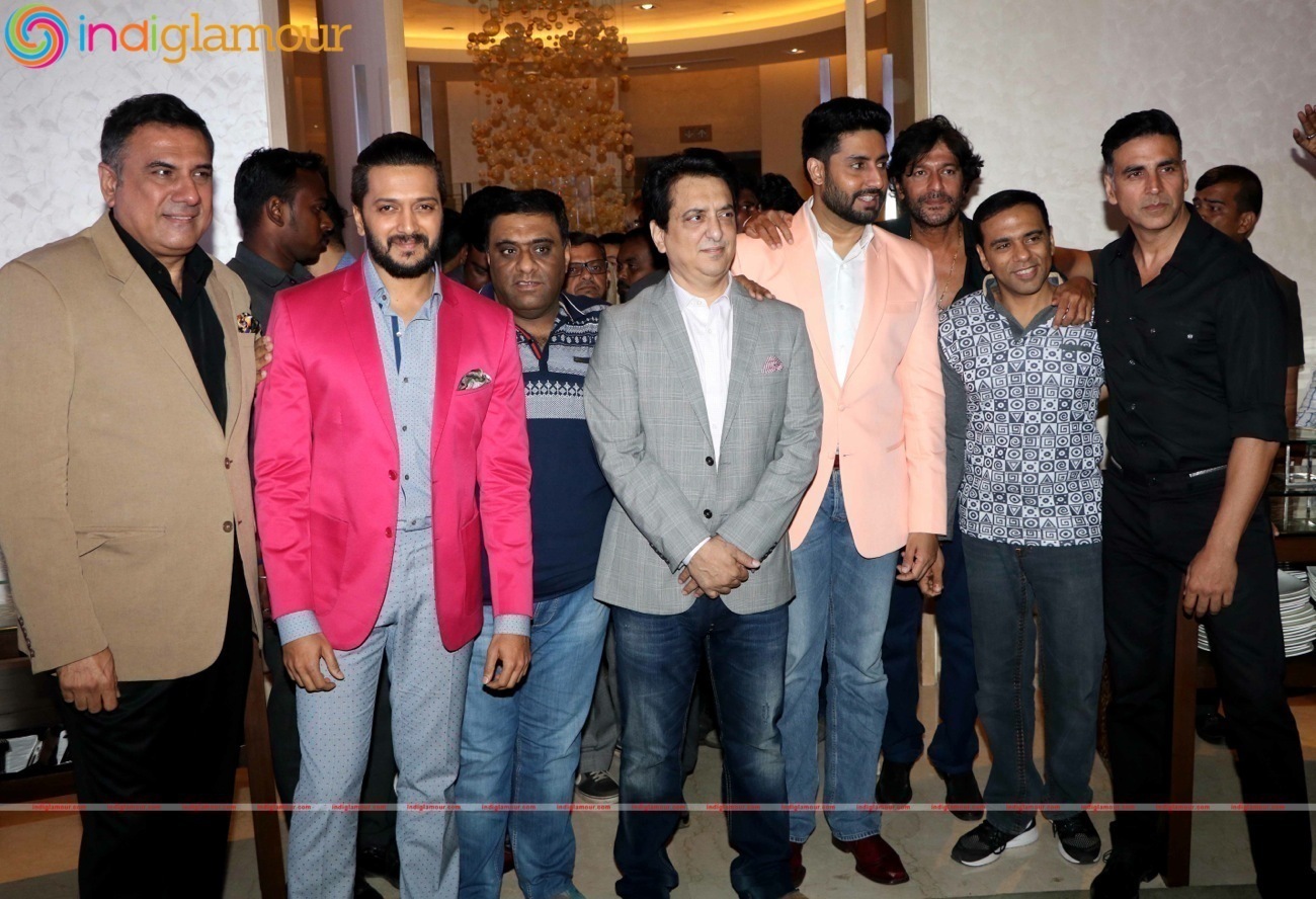 Akshay Kumar,Abhishek Bachchan Celebrate Housefull 3 Success Event hd photo