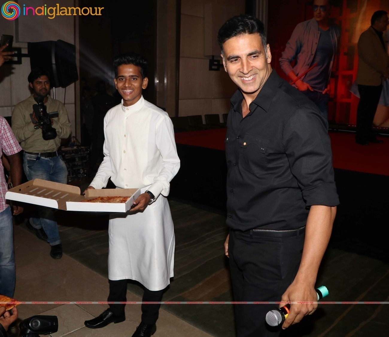 Akshay Kumar,Abhishek Bachchan Celebrate Housefull 3 Success Event hd photo