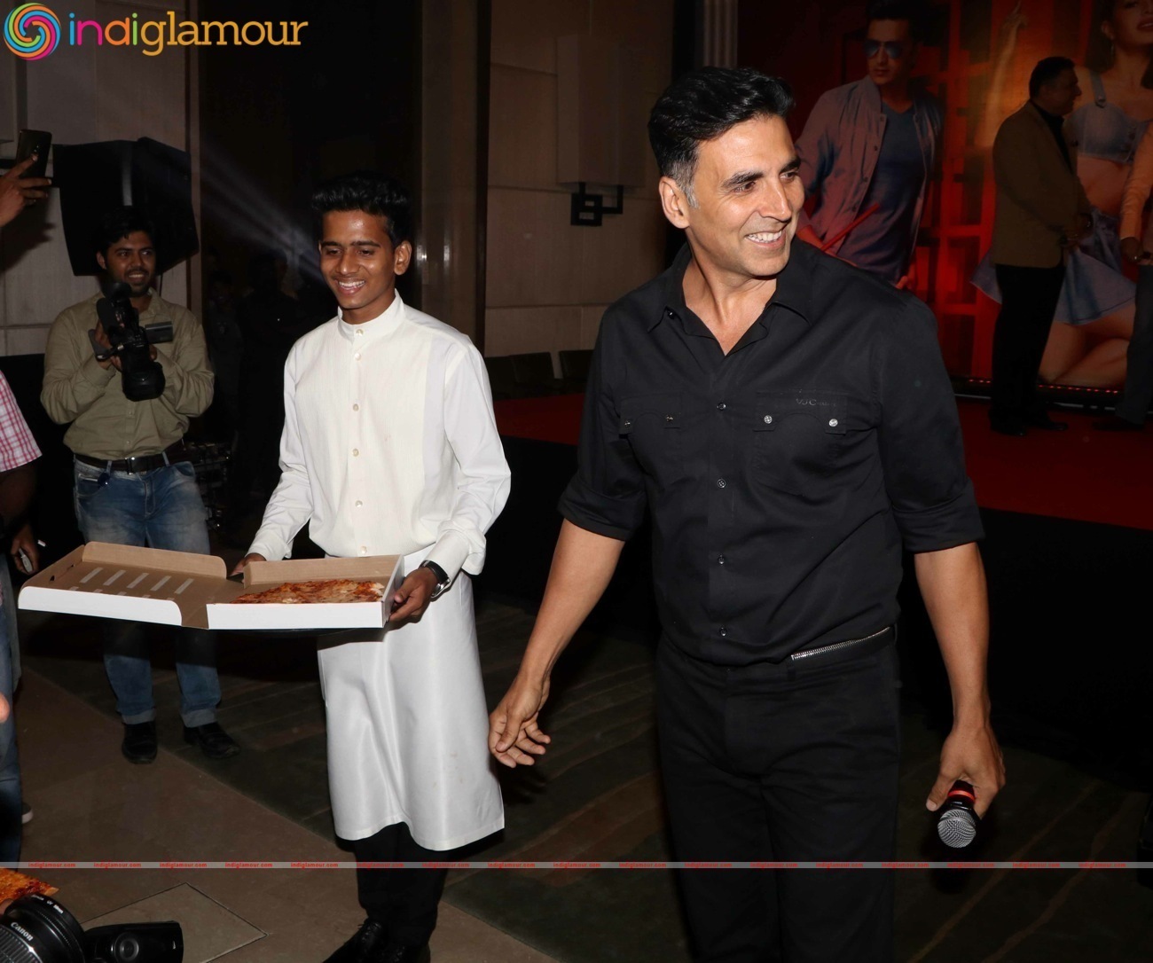 Akshay Kumar,Abhishek Bachchan Celebrate Housefull 3 Success Event hd photo