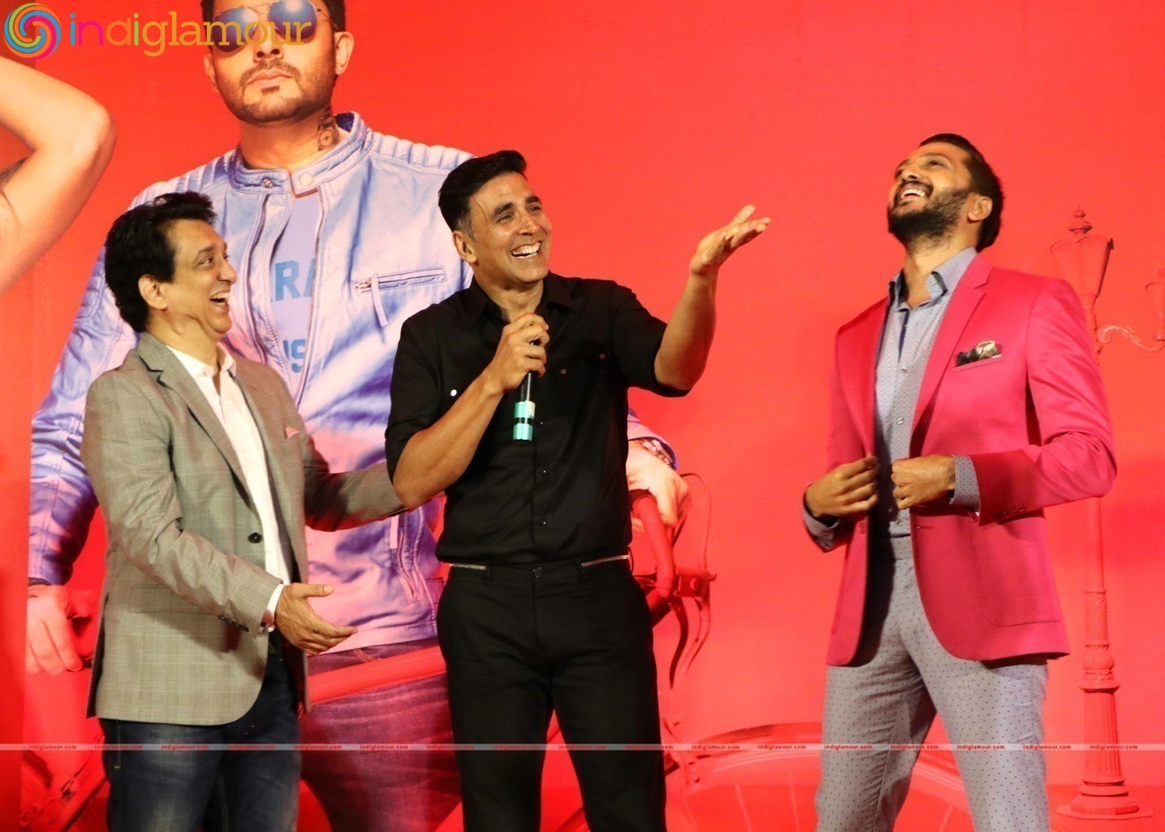 Akshay Kumar,Abhishek Bachchan Celebrate Housefull 3 Success Event hd photo