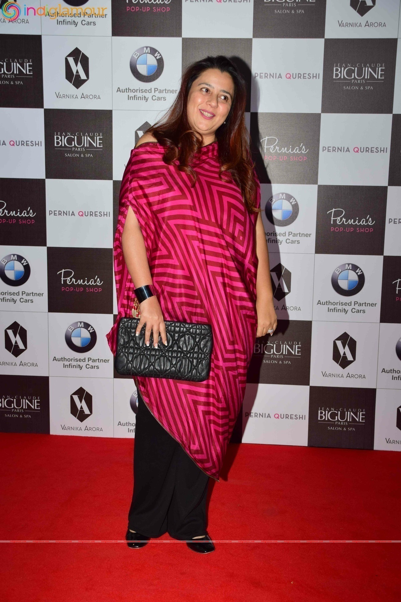 Birthday Girl Sonam Kapoor Turns Show Stopper For Pernia Fashion Show 2016 Event hd photo