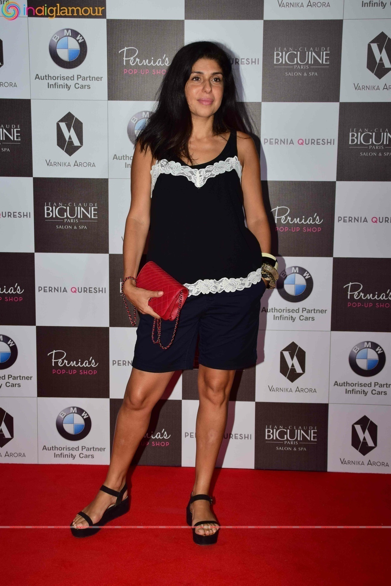 Birthday Girl Sonam Kapoor Turns Show Stopper For Pernia Fashion Show 2016 Event hd photo