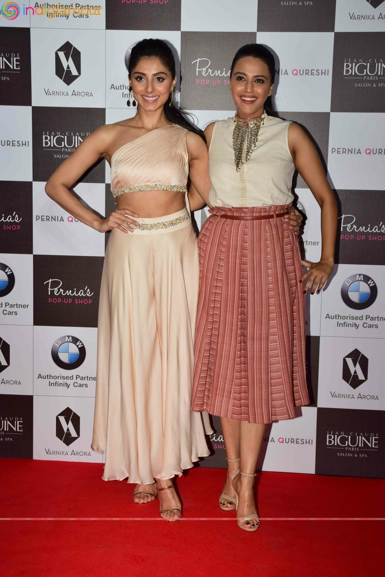 Birthday Girl Sonam Kapoor Turns Show Stopper For Pernia Fashion Show 2016 Event hd photo