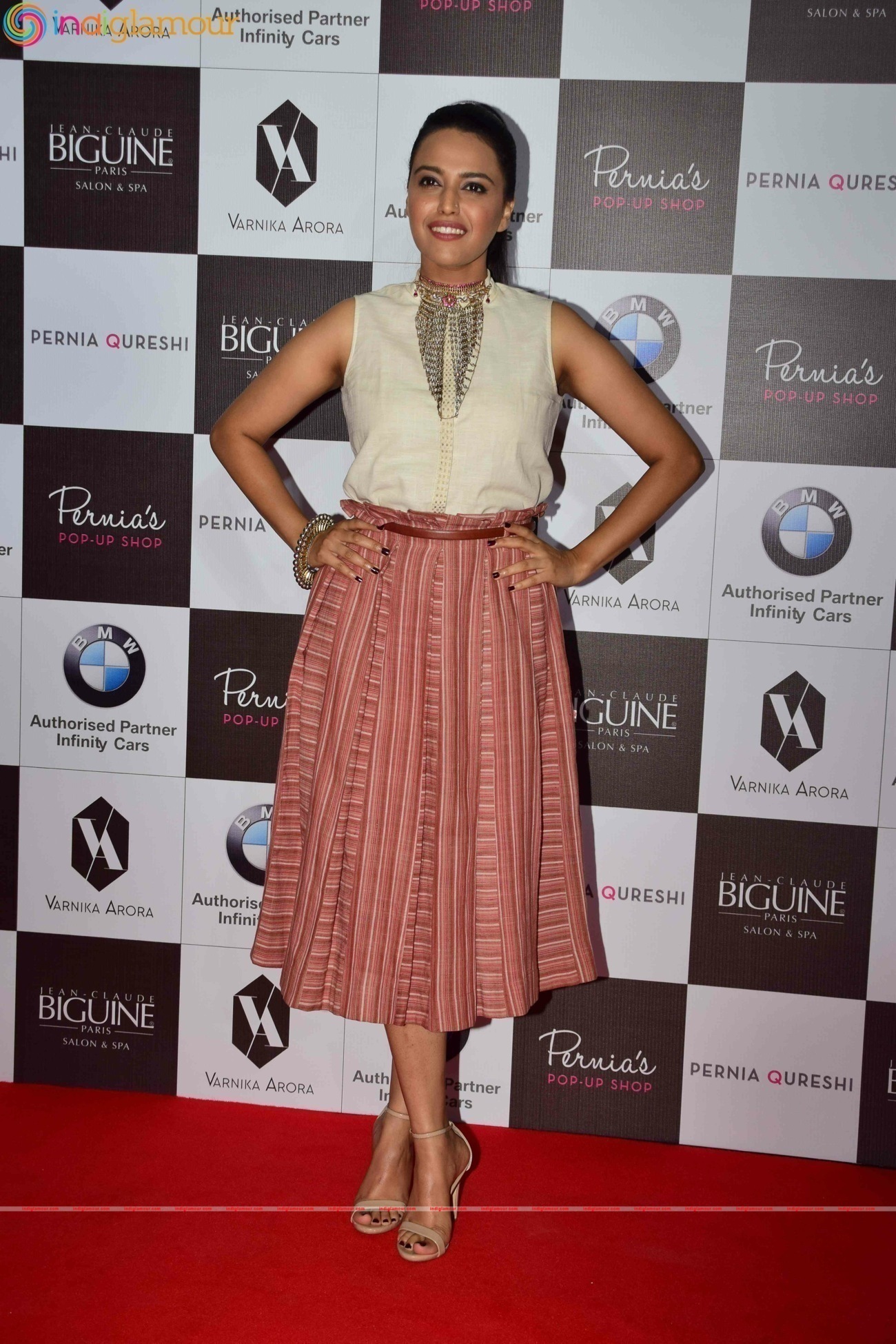 Birthday Girl Sonam Kapoor Turns Show Stopper For Pernia Fashion Show 2016 Event hd photo