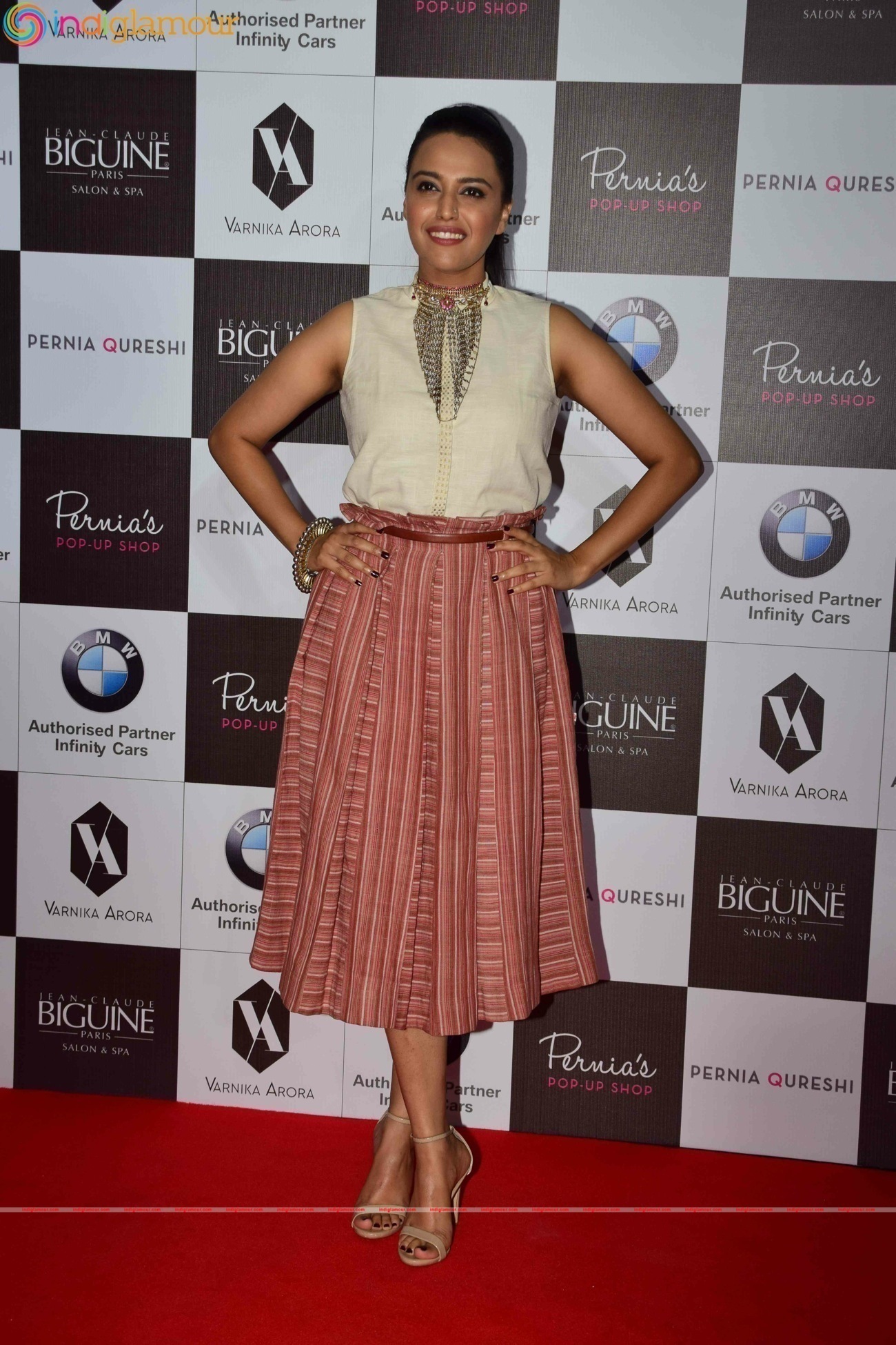 Birthday Girl Sonam Kapoor Turns Show Stopper For Pernia Fashion Show 2016 Event hd photo