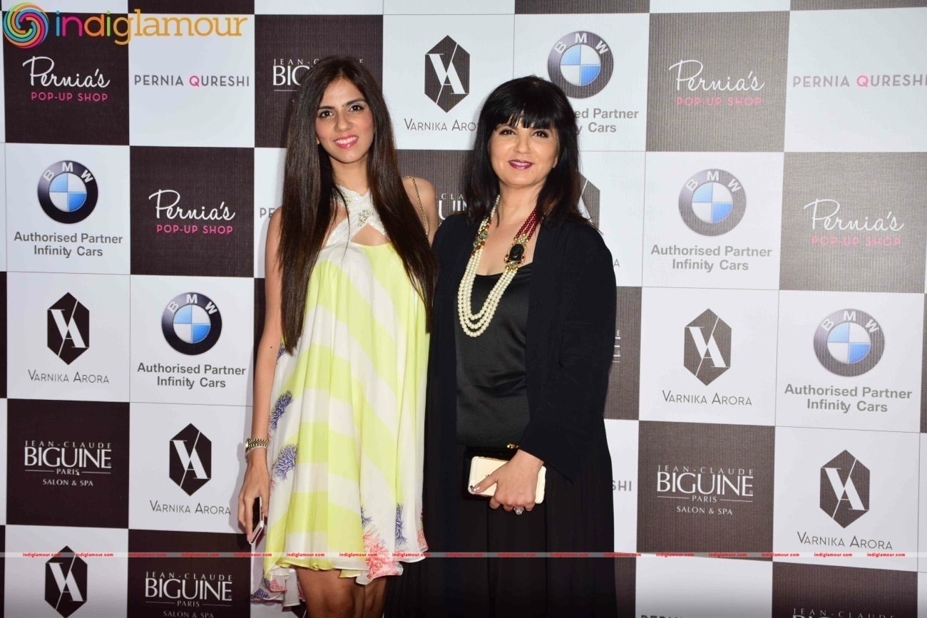 Birthday Girl Sonam Kapoor Turns Show Stopper For Pernia Fashion Show 2016 Event hd photo