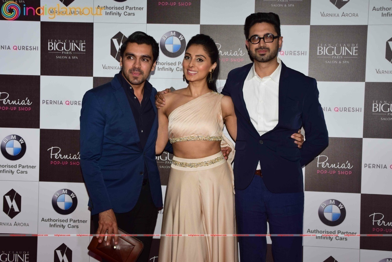 Birthday Girl Sonam Kapoor Turns Show Stopper For Pernia Fashion Show 2016 Event hd photo