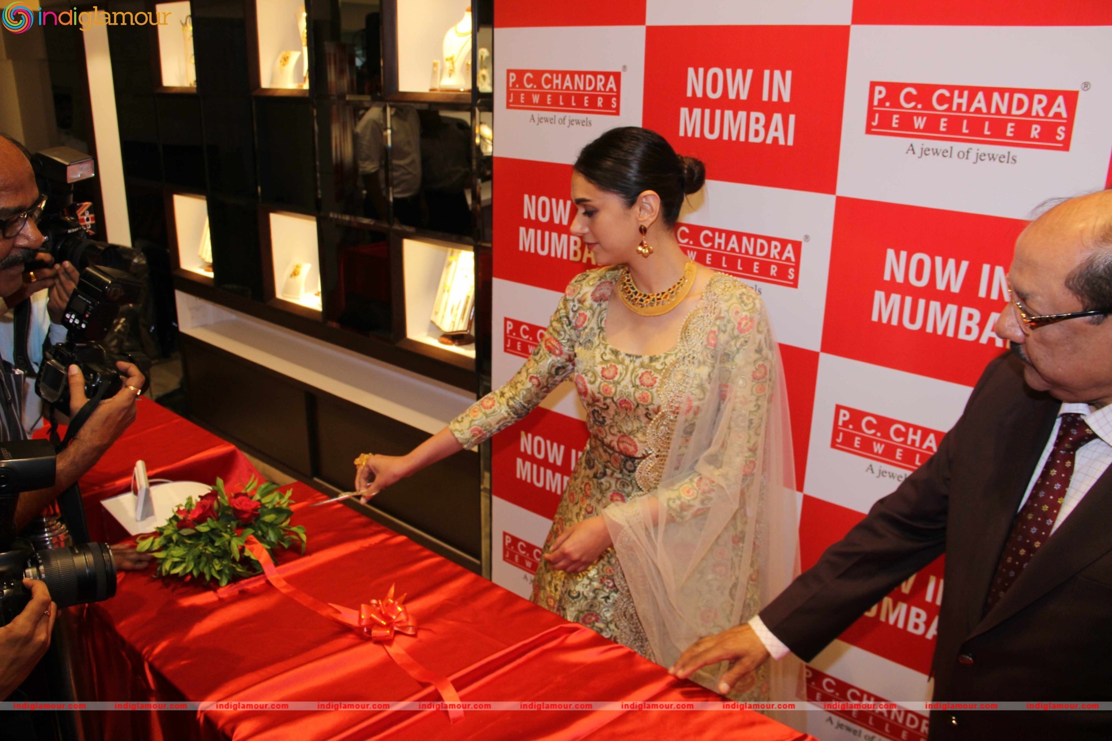 Aditi Rao Hydari Inaugarate P C Chandra Jewellers Event hd photo