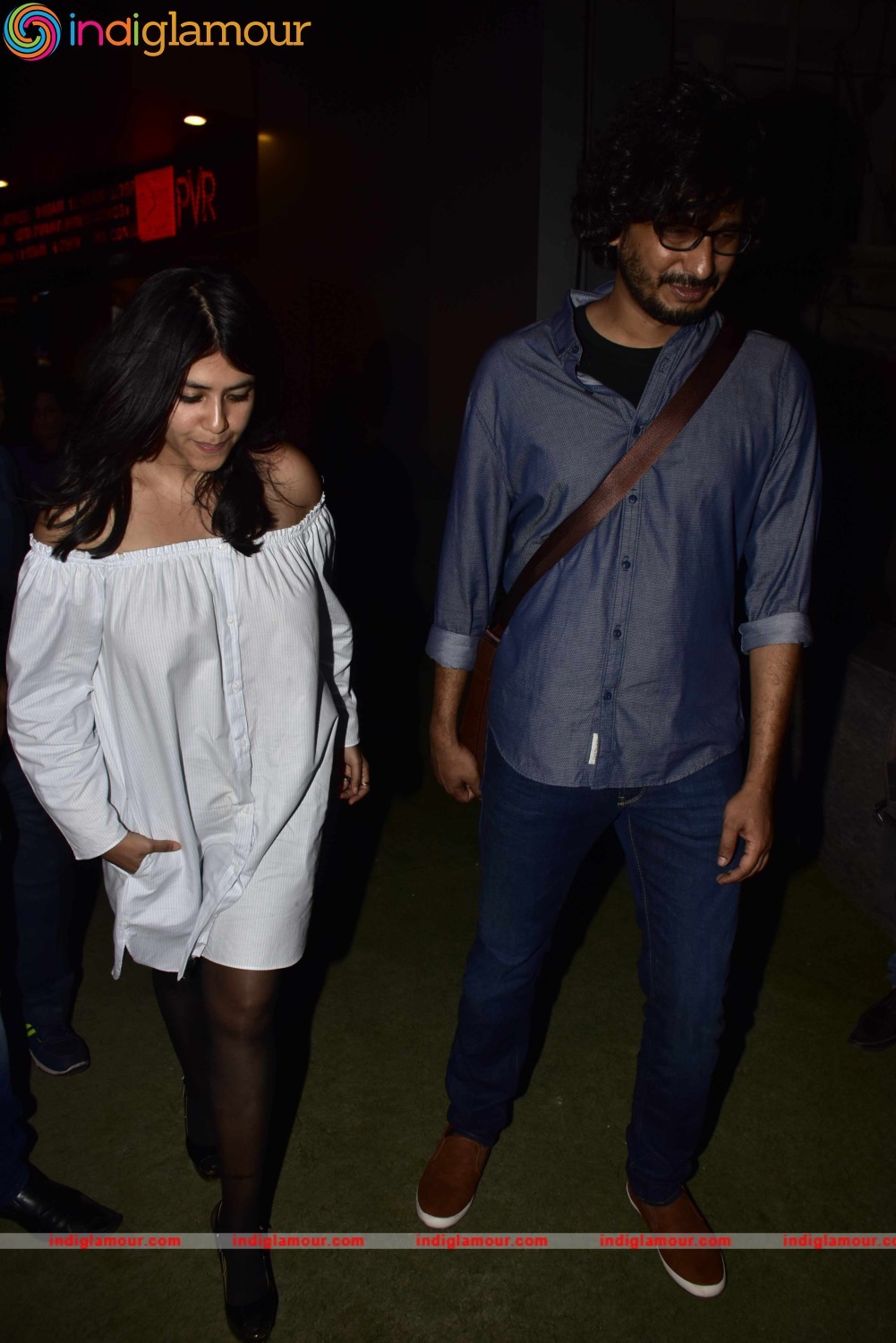 Shahid Kapoor and Alia Bhatt Set Out to Catch The Audience Reaction in Theaters Event hd photo
