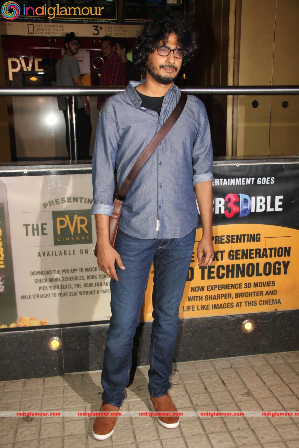 Shahid Kapoor and Alia Bhatt Set Out to Catch The Audience Reaction in Theaters Event hd photo