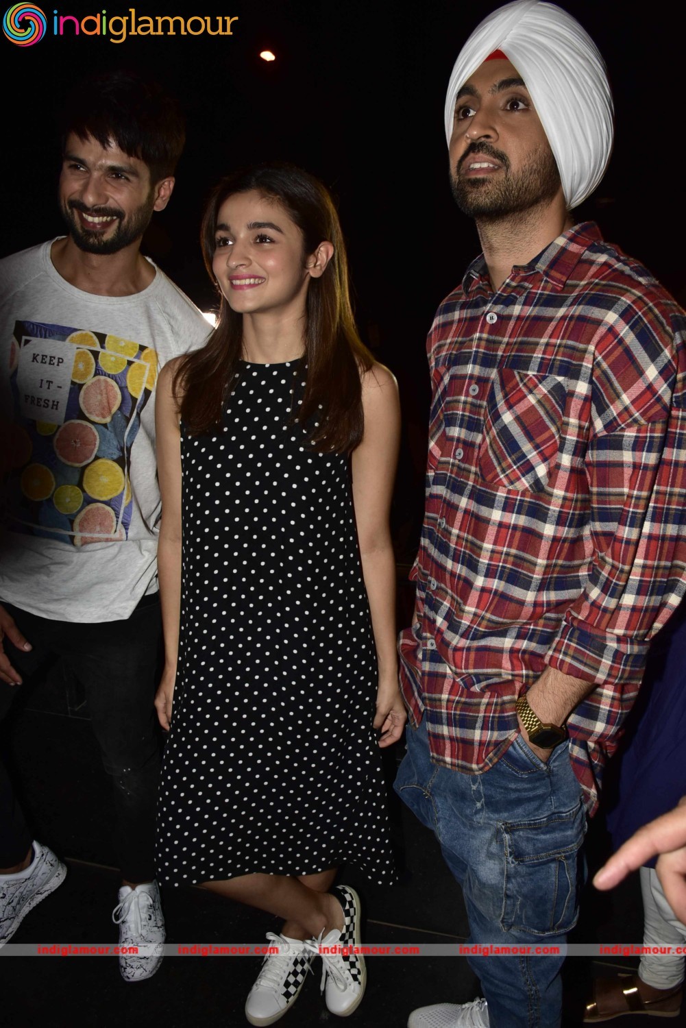Shahid Kapoor and Alia Bhatt Set Out to Catch The Audience Reaction in Theaters Event hd photo