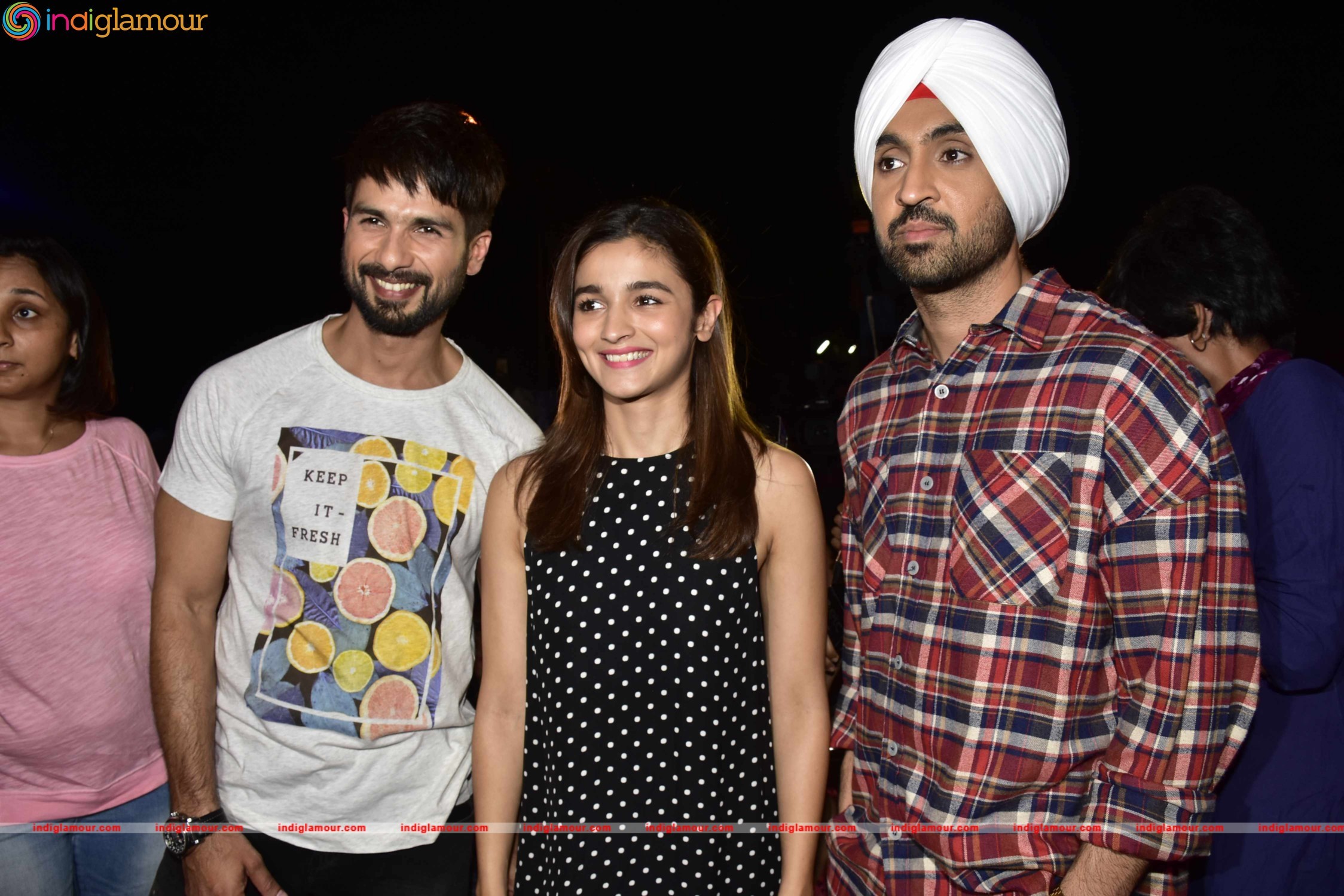 Shahid Kapoor and Alia Bhatt Set Out to Catch The Audience Reaction in Theaters Event hd photo