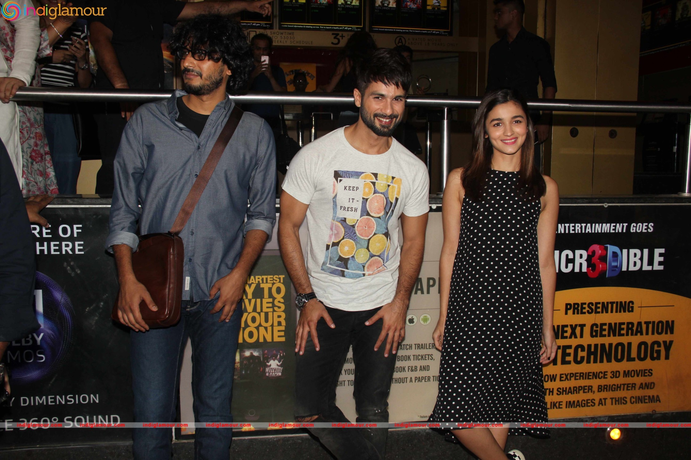 Shahid Kapoor and Alia Bhatt Set Out to Catch The Audience Reaction in Theaters Event hd photo