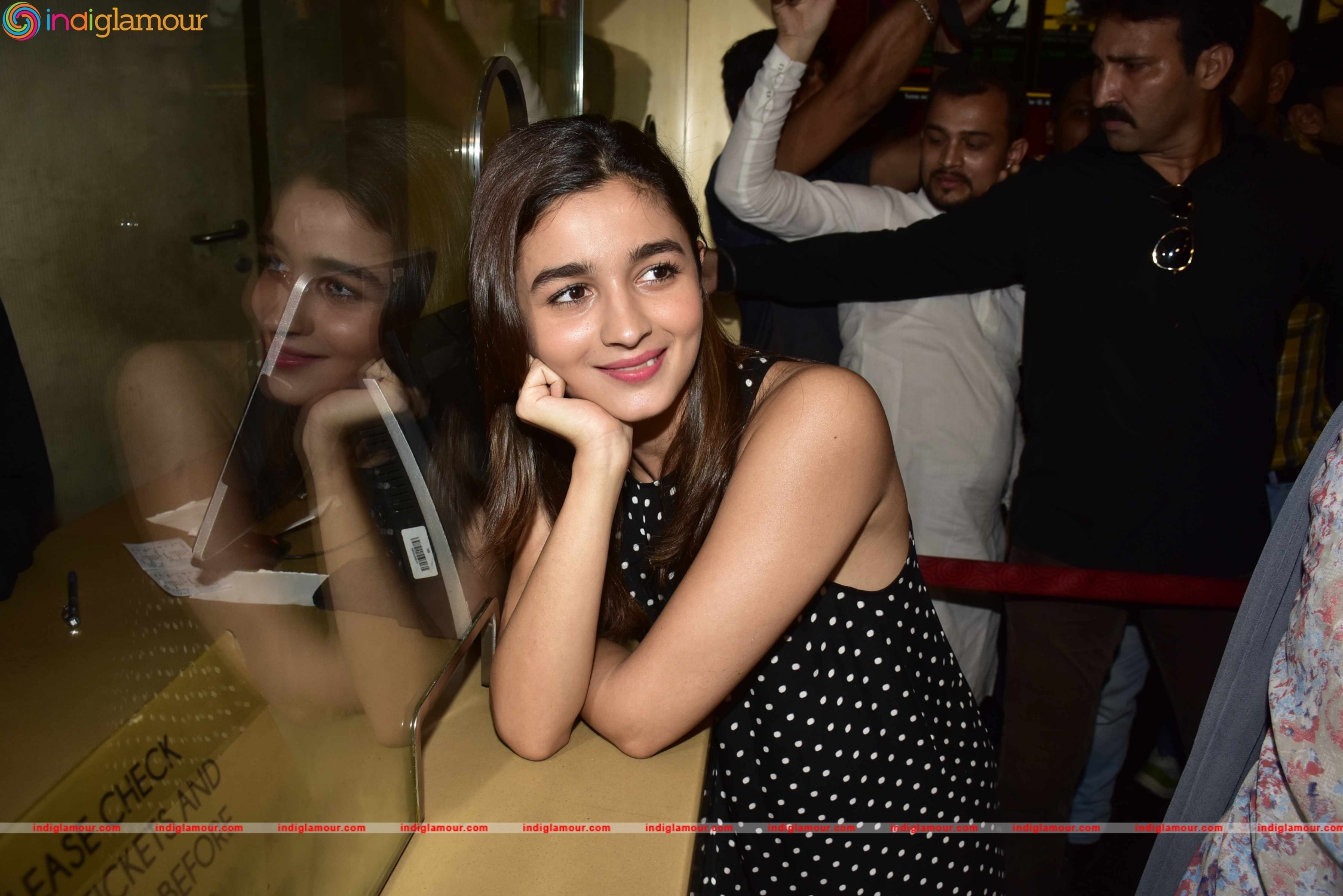 Shahid Kapoor and Alia Bhatt Set Out to Catch The Audience Reaction in Theaters Event hd photo