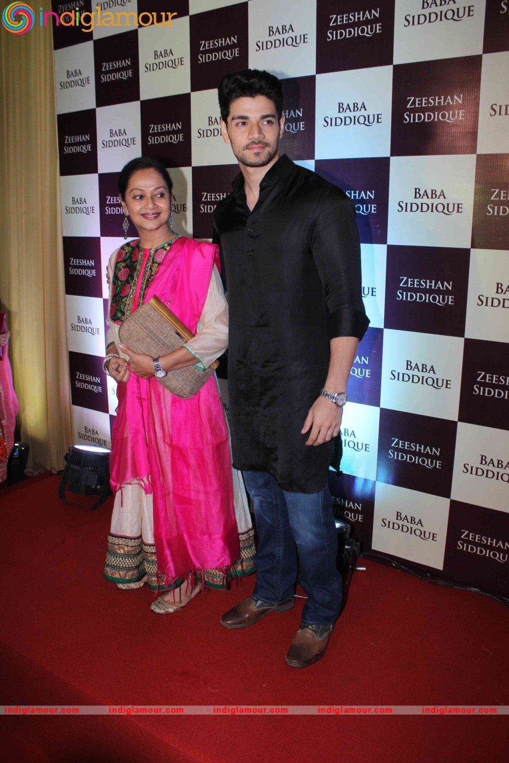 Baba Siddique Iftar Party Event Event hd photo