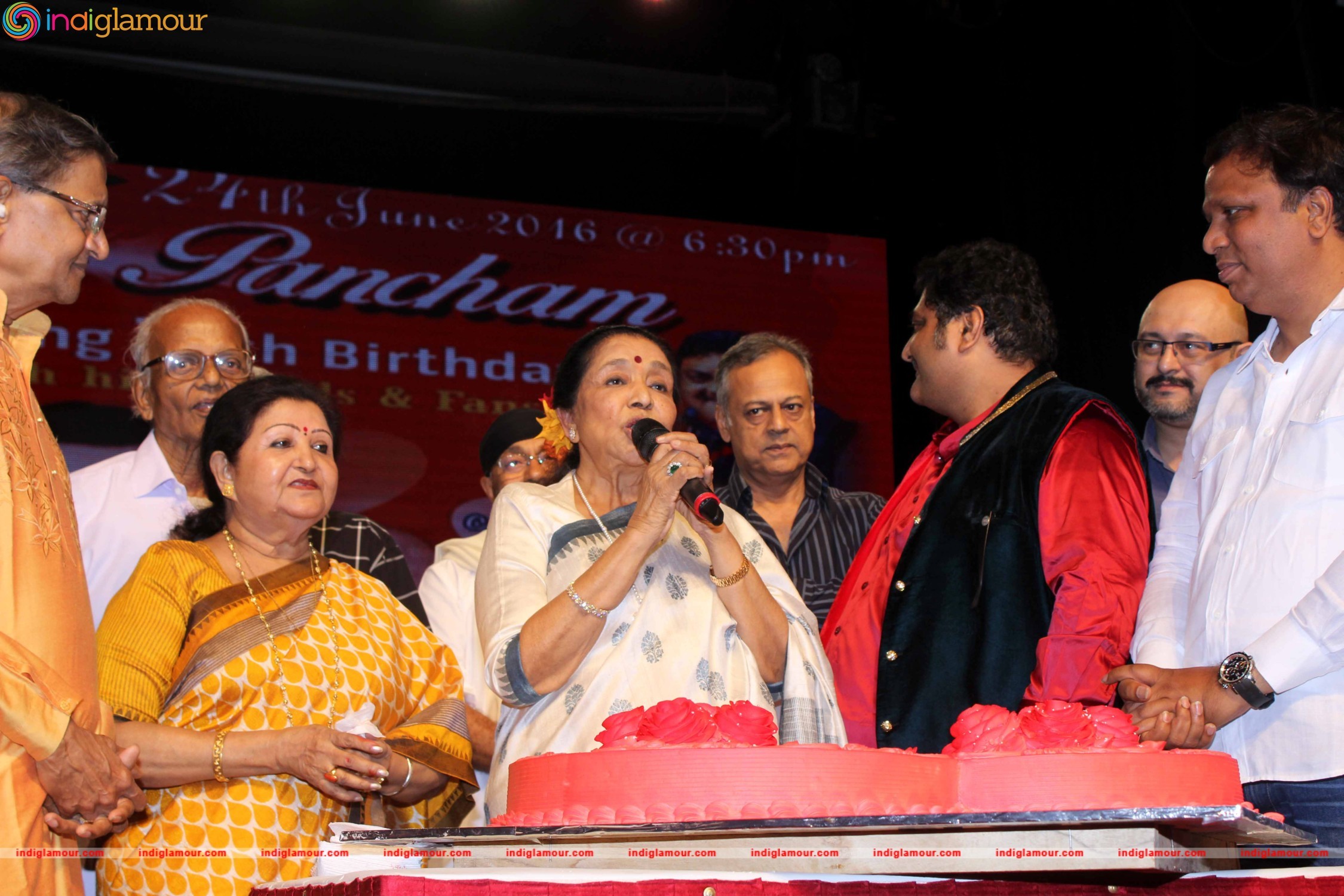 Asha Bhosle and Other Celebrate Pancham Da 77th Birthday at Shanmukhananda Hall Event hd photo