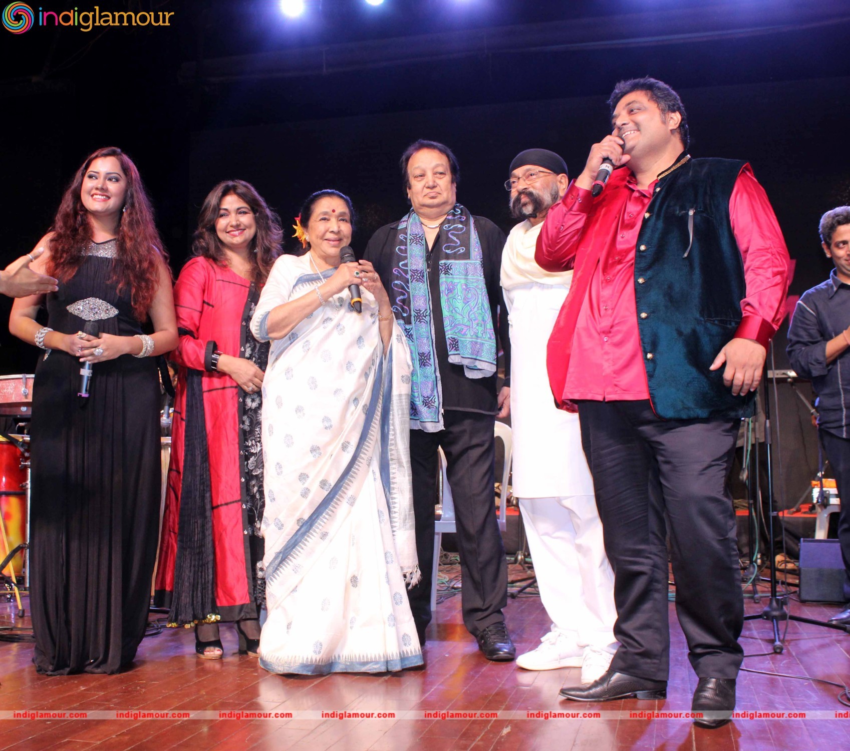 Asha Bhosle and Other Celebrate Pancham Da 77th Birthday at Shanmukhananda Hall Event hd photo