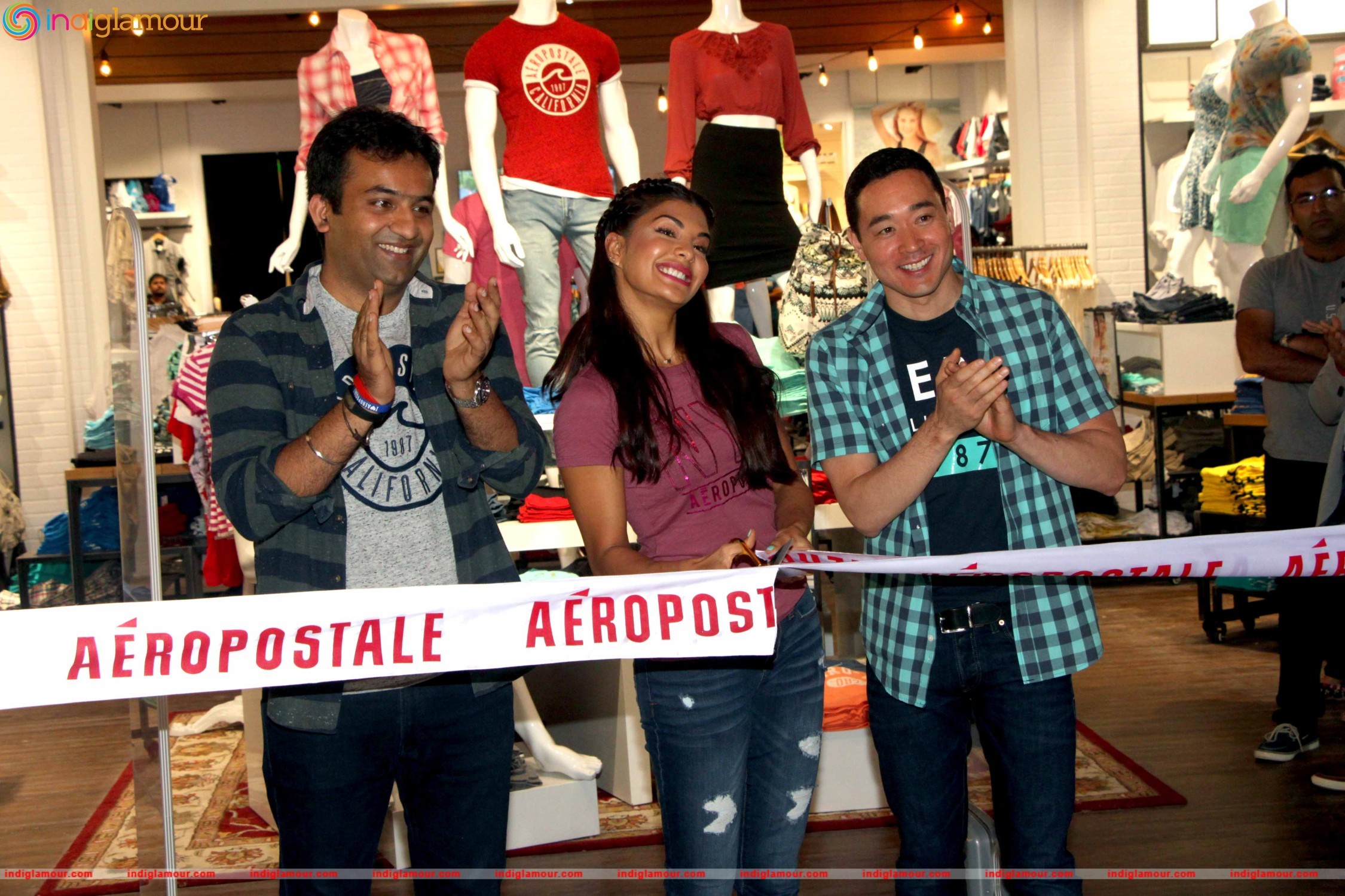 Jacqueline Fernandez Launches Store Aeropostale Event hd photo