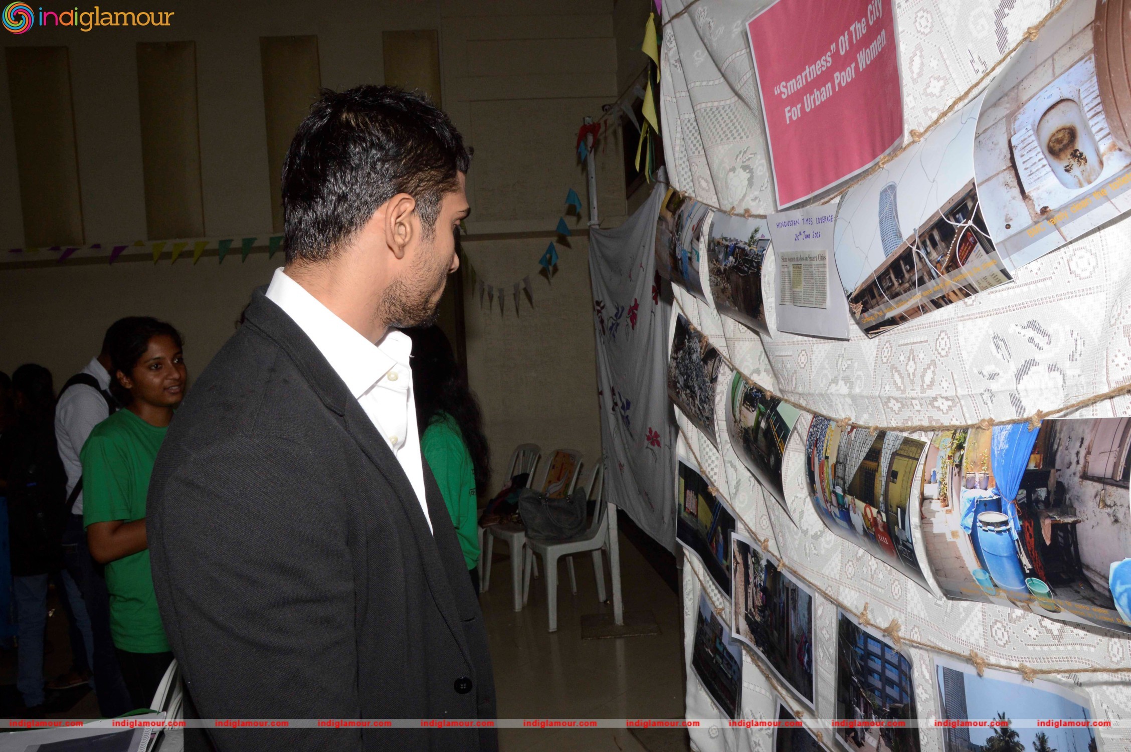 Prateik Babbar Attends Annual Graduation Programme at SNDT University Event hd photo