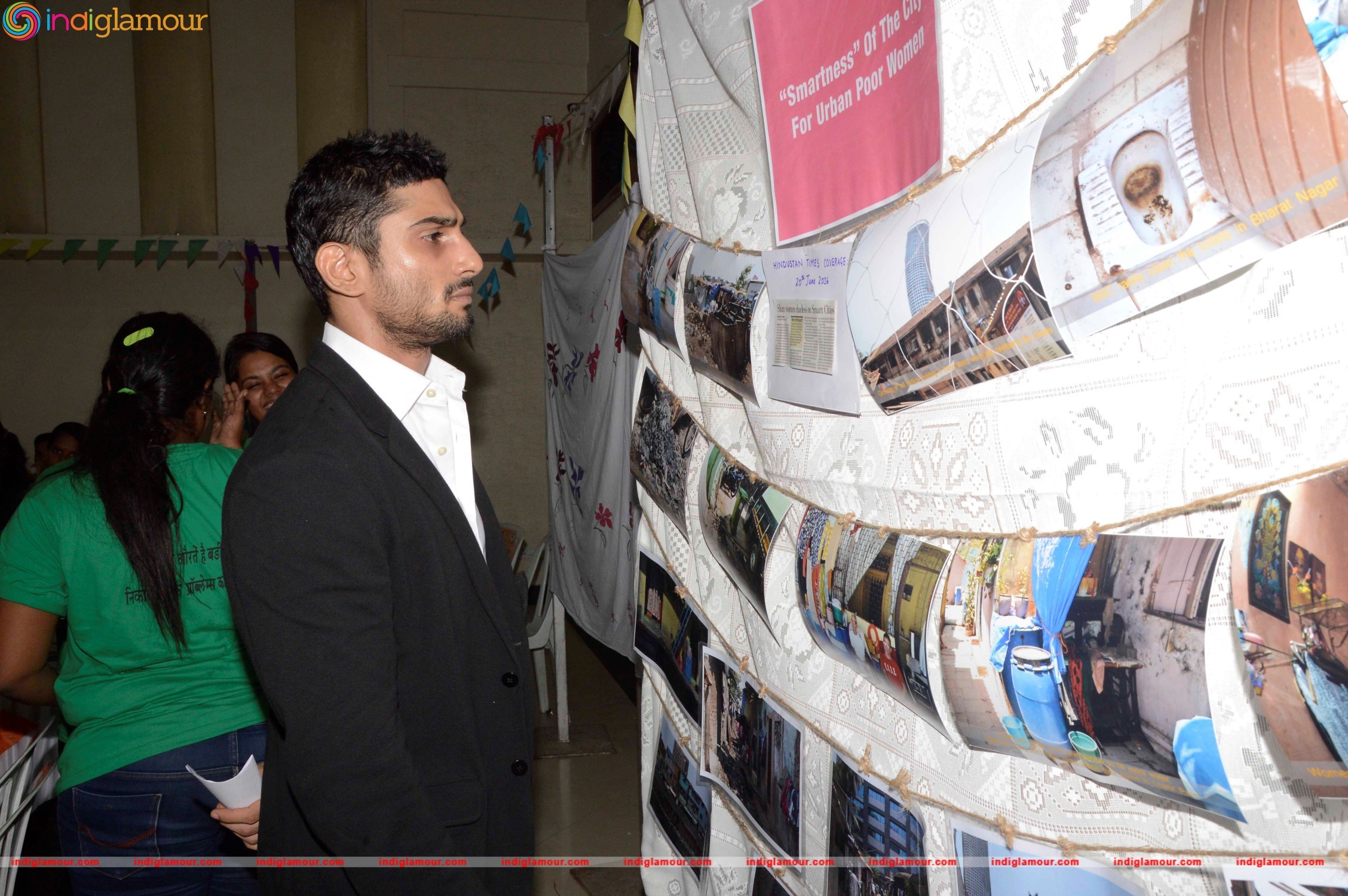 Prateik Babbar Attends Annual Graduation Programme at SNDT University Event hd photo