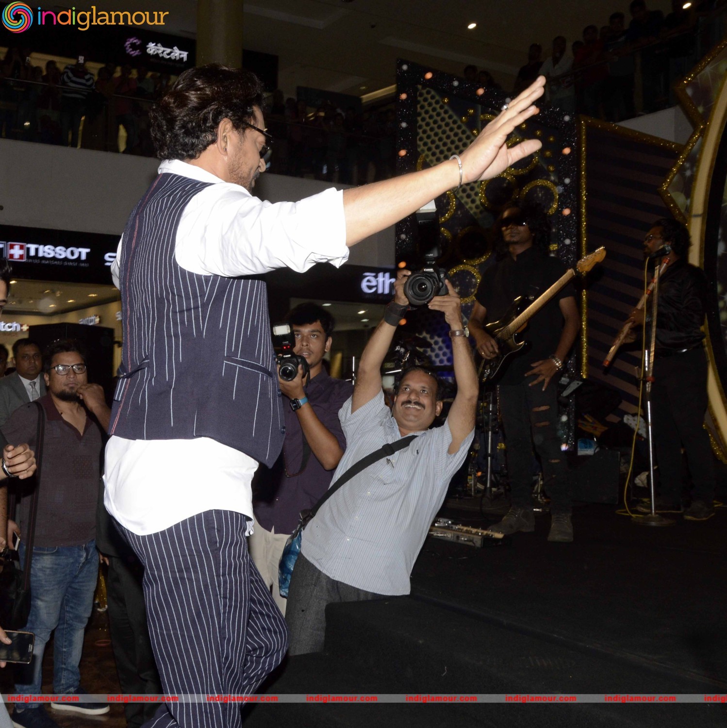 Irrfan Khan Promote Madaari at Viviana Mall Event hd photo